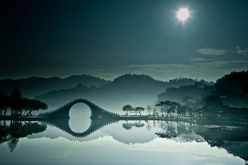 Moon Bridge in Dahu Park Taipei
