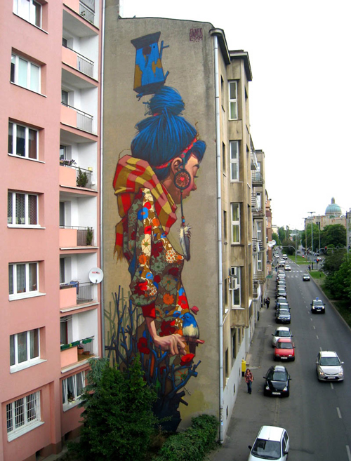 Street Artist Sainer Goes BIG in Poland